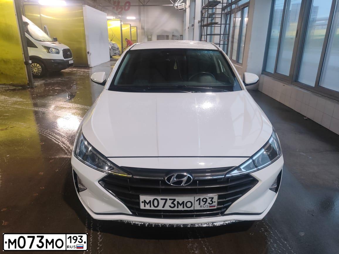 Фото автомобиля HYUNDAI ELANTRA, 2019 — госномер Т178ЕР193. Цвет: Белый