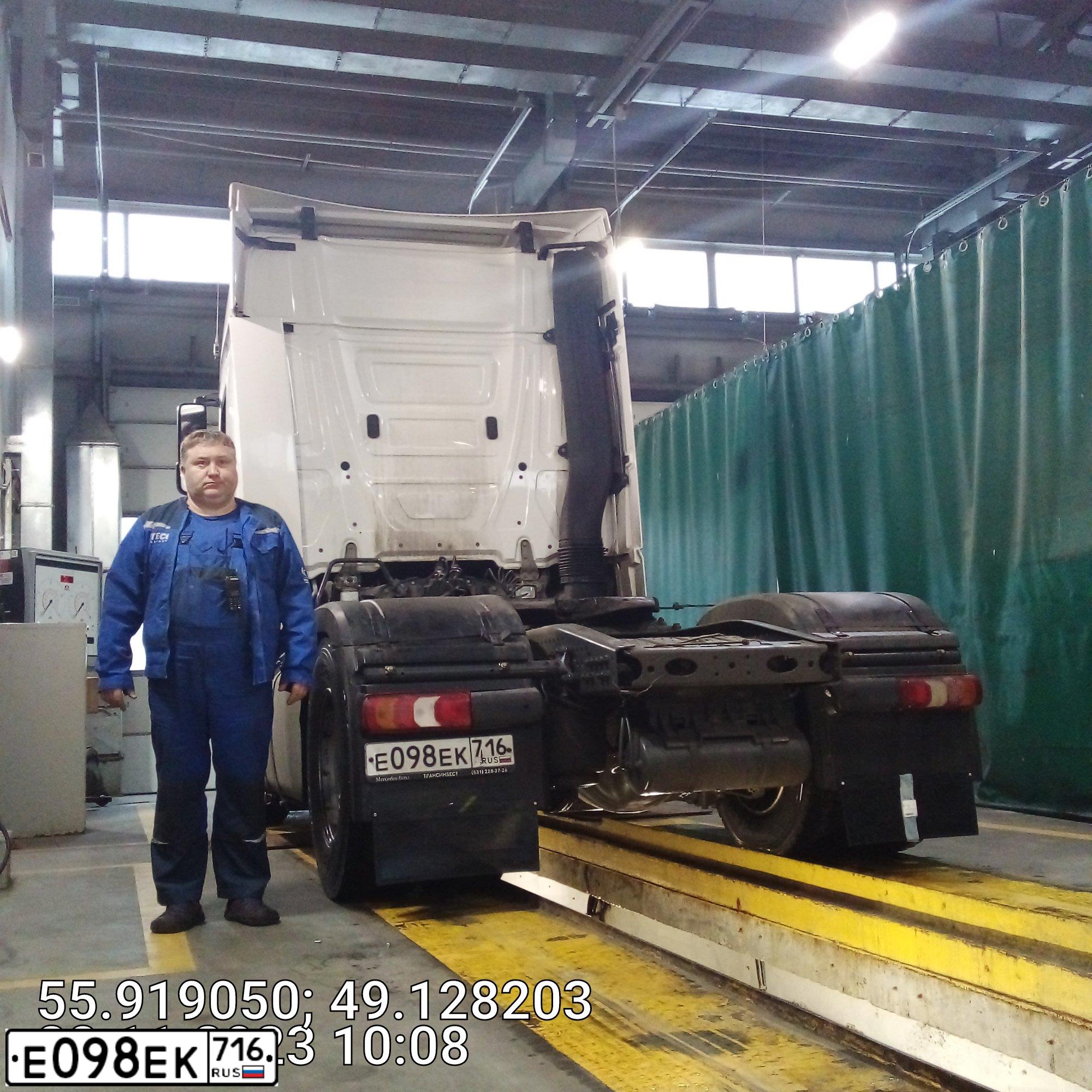 Фото автомобиля MERCEDES ACTROS, 2018 — госномер Е098ЕК716. Цвет: БЕЛЫЙ