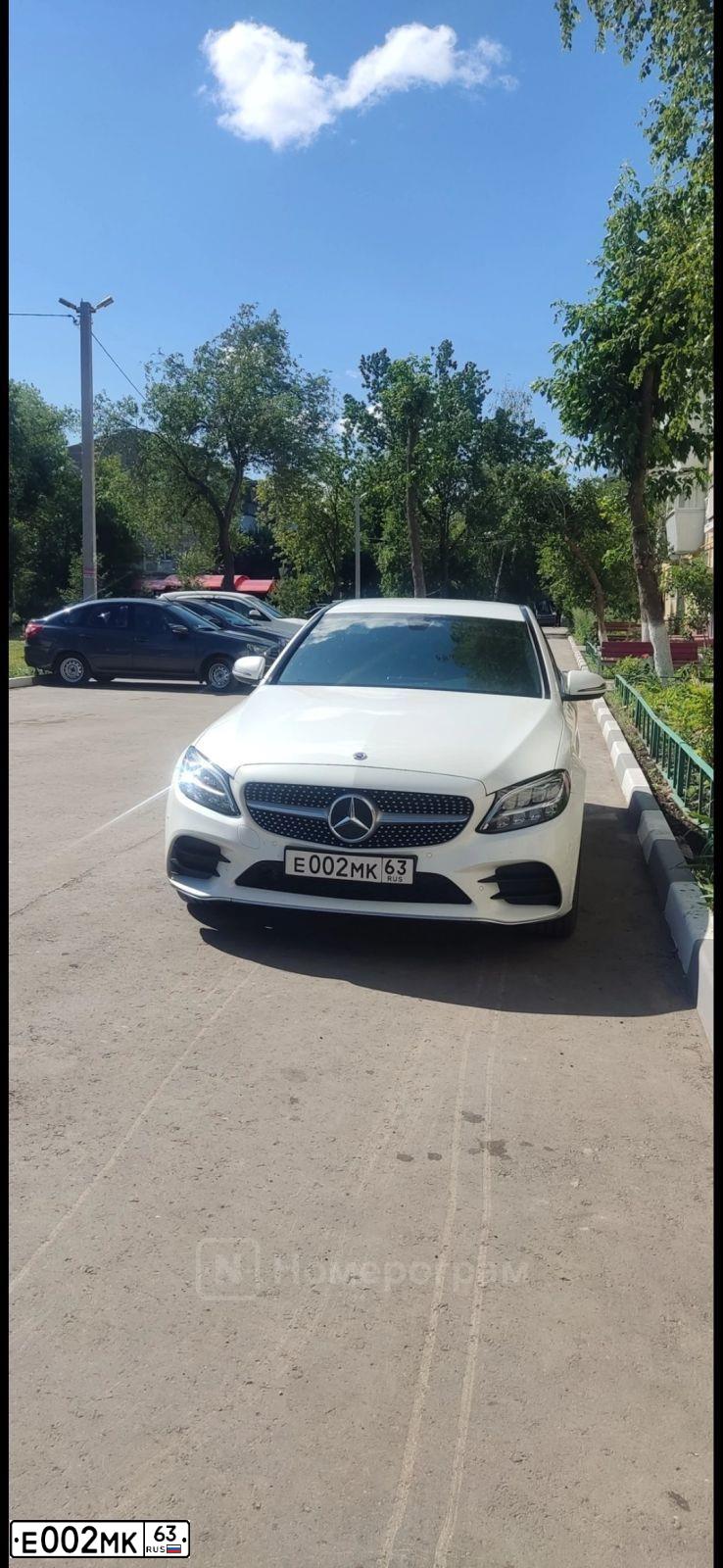 Фото автомобиля TOYOTA LANDCRUISER, 2001 — госномер К596РС763. Цвет: ЧЕРНЫЙ