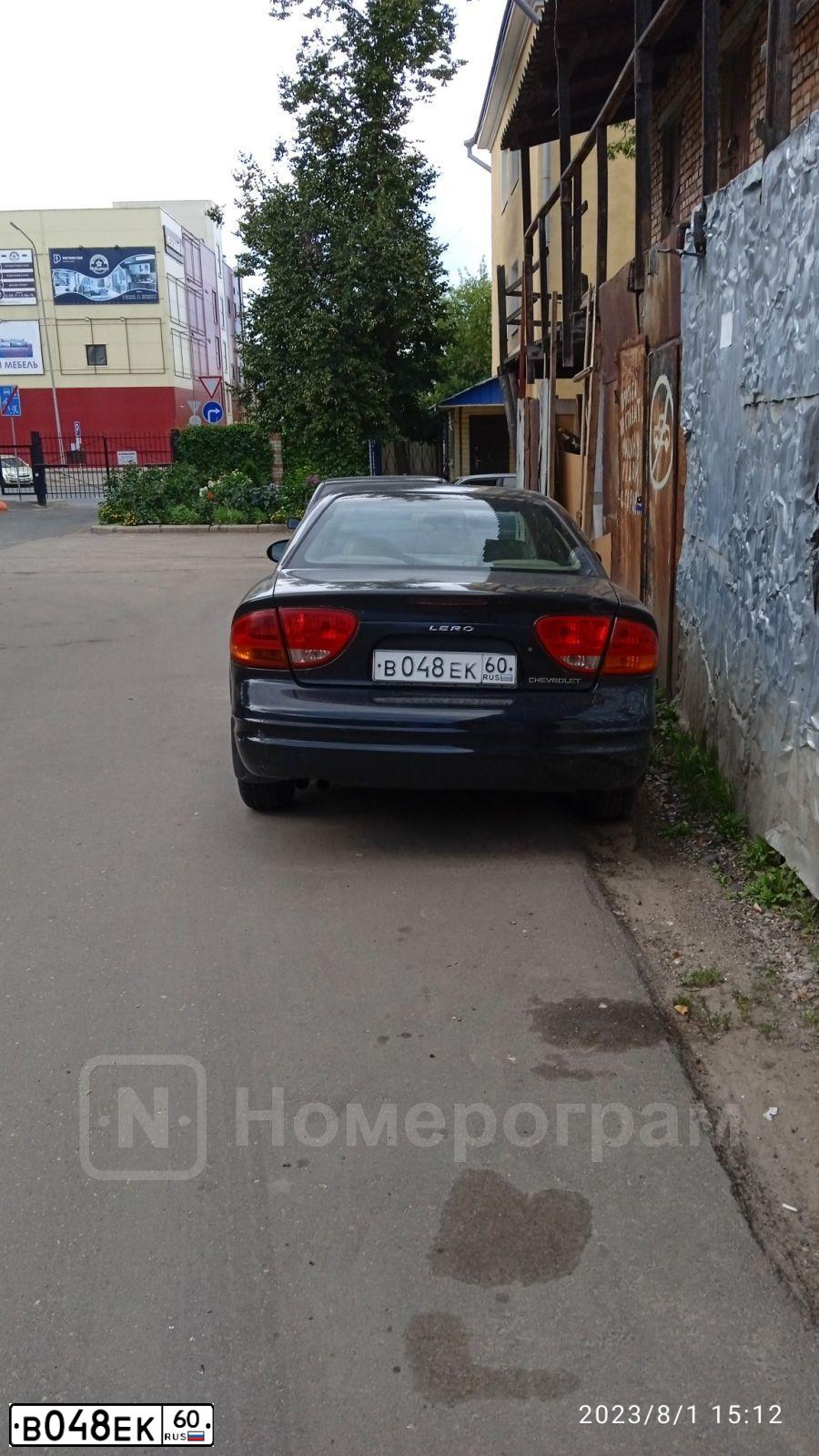 Фото автомобиля CHEVROLET ALERO, 2000 — госномер В048ЕК60. Цвет: ЧЕРНЫЙ