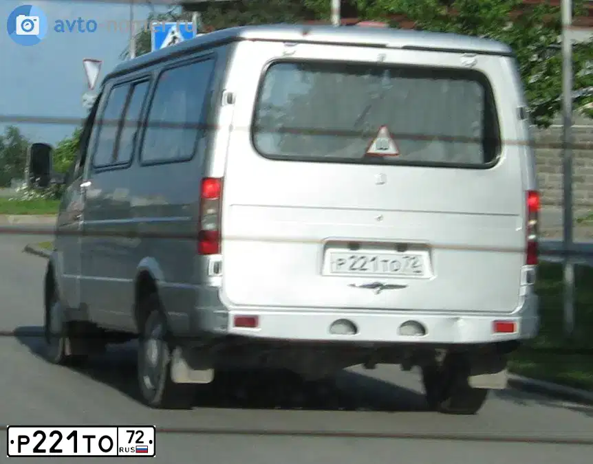 Фото автомобиля TOYOTA COROLLA, 2012 — госномер Р221ТО72. Цвет: СЕРЕБРИСТЫЙ