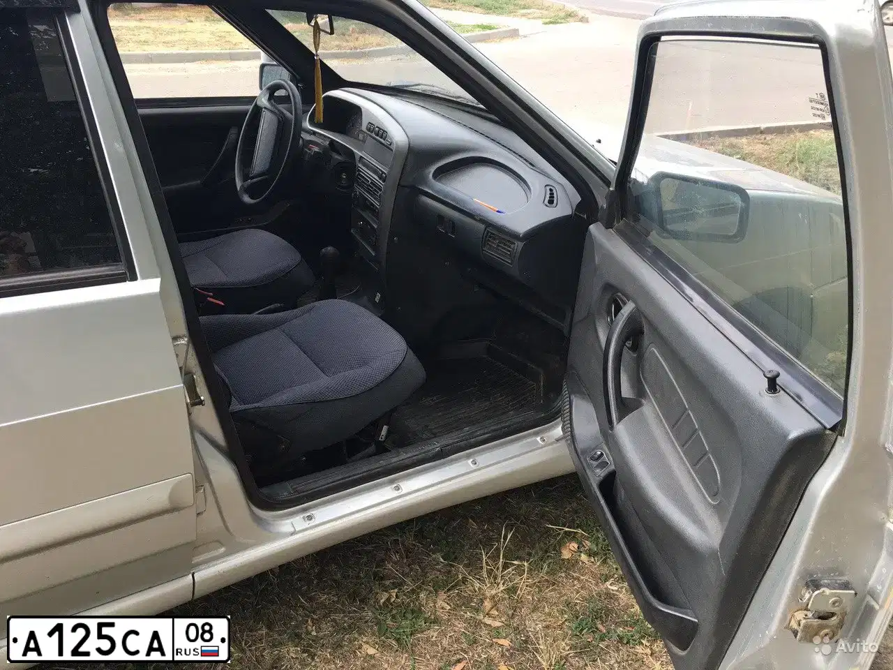 Фото автомобиля LADA 2114 SAMARA, 2008 — госномер А125СА08. Цвет: СВЕТЛО-СЕРЕБРИСТЫЙ МЕТАЛЛ