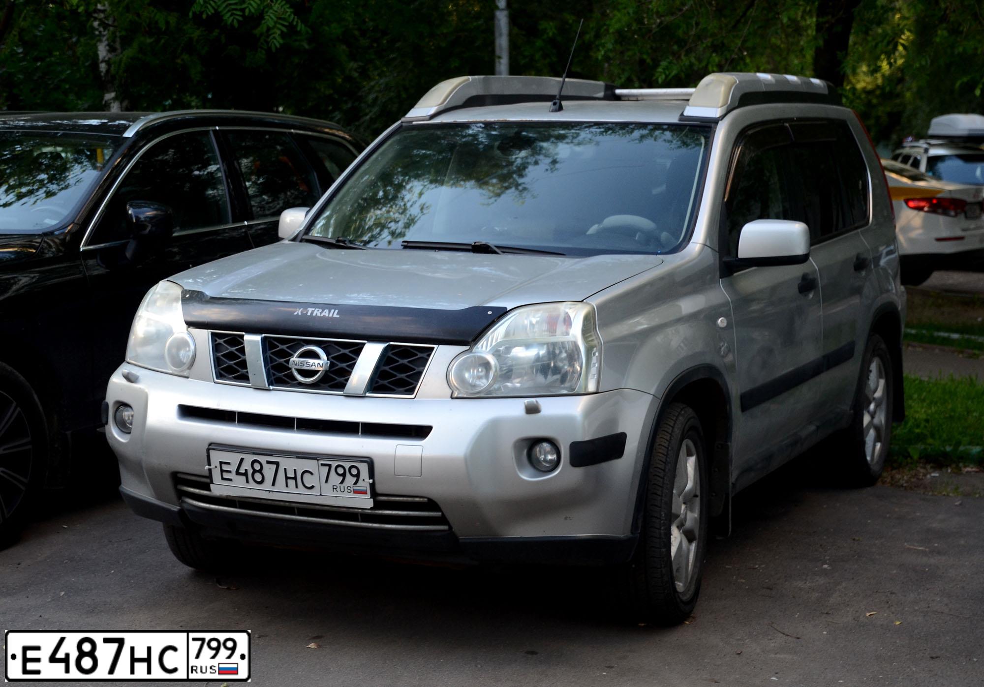 Фото автомобиля NISSAN X-TRAIL, 2008 — госномер Е487НС799. Цвет: СЕРЕБРИСТЫЙ