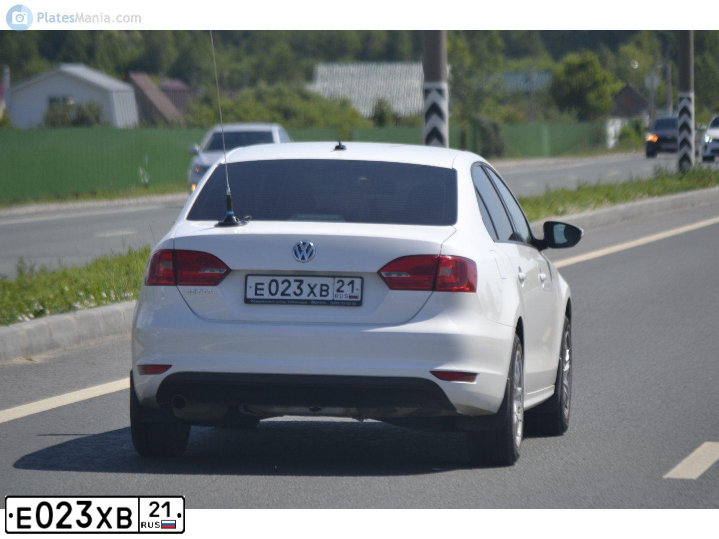 Фото автомобиля VOLKSWAGEN JETTA, 2014 — госномер Н072ОУ716. Цвет: Белый