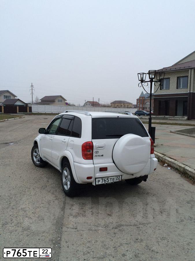 Фото автомобиля TOYOTA RAV4, 2003 — госномер Р765ТЕ22. Цвет: БЕЛЫЙ