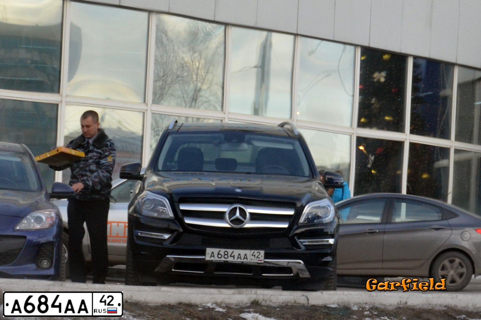 Фото автомобиля MERCEDES GL-KLASSE, 2013 — госномер О854ОО154. Цвет: ЧЕРНЫЙ