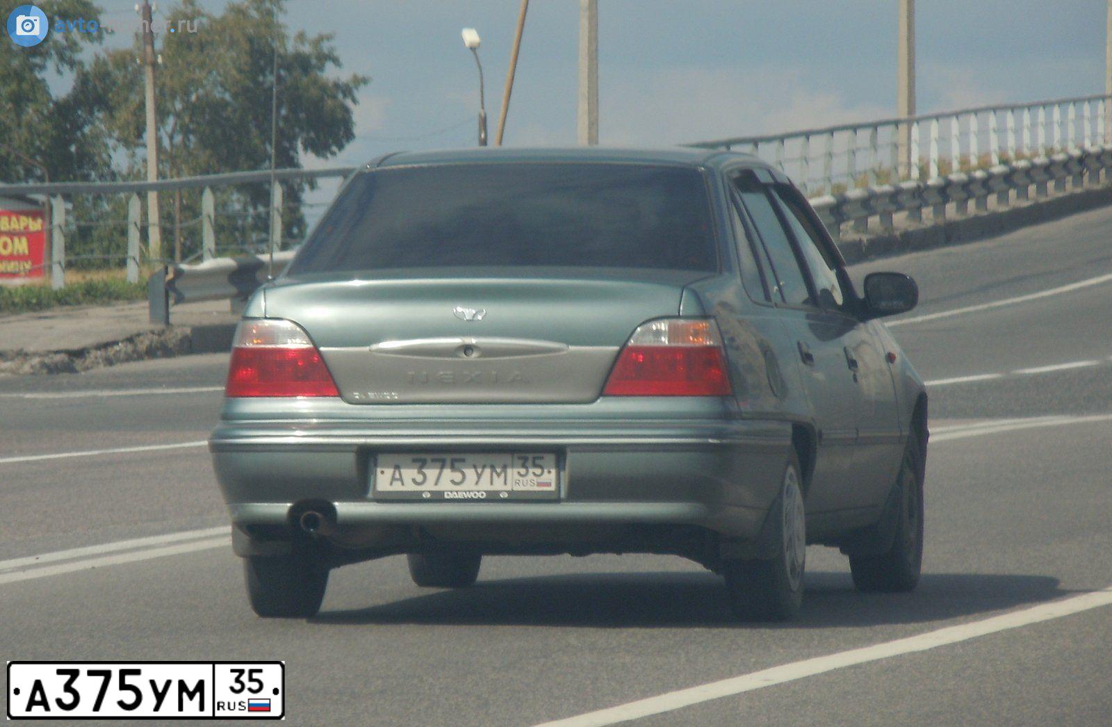 Фото автомобиля DAEWOO NEXIA, 2004 — госномер А375УМ35. Цвет: СВЕТЛО-ЗЕЛЕНЫЙ