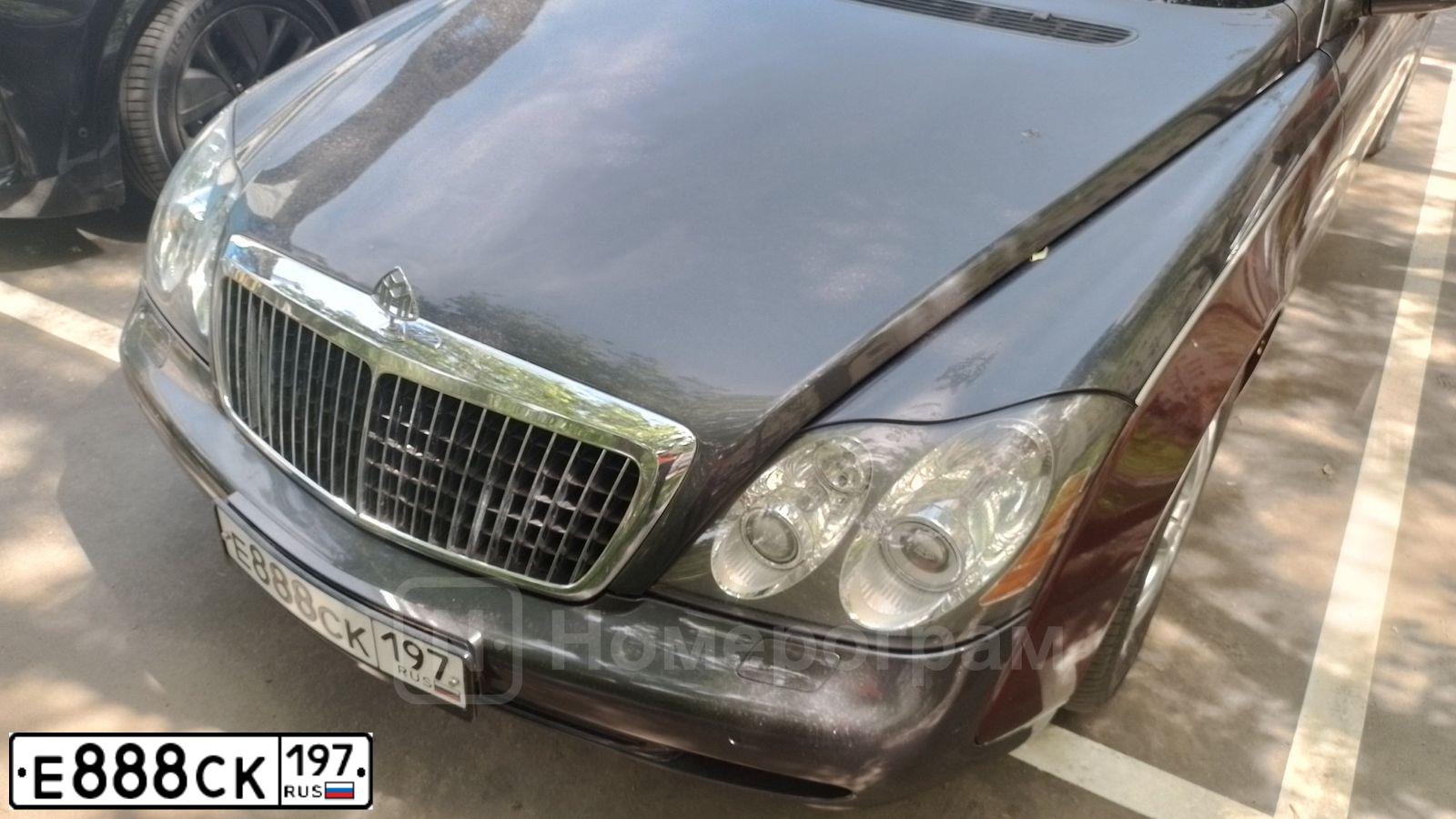 Фото автомобиля NISSAN PATROL, 2013 — госномер Е888СК197. Цвет: СЕРЫЙ