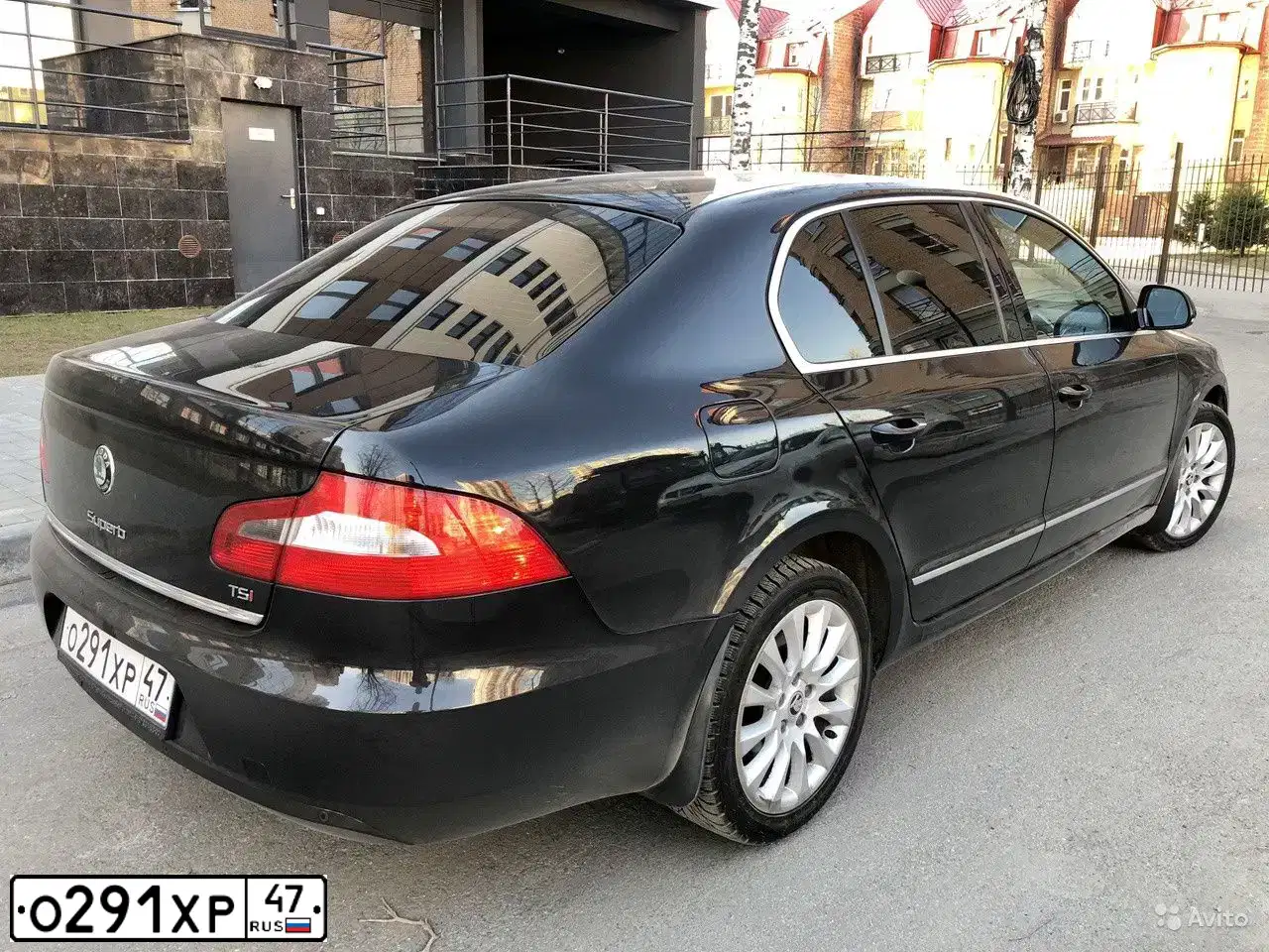 Фото автомобиля SKODA SUPERB, 2012 — госномер А798МА60. Цвет: ЧЕРНЫЙ