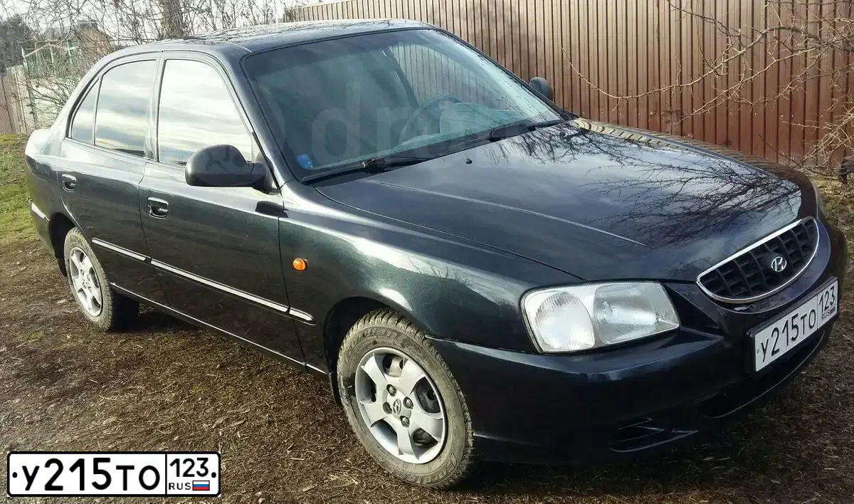 Фото автомобиля HYUNDAI ACCENT, 2007 — госномер А113ВО323. Цвет: ЧЕРНЫЙ