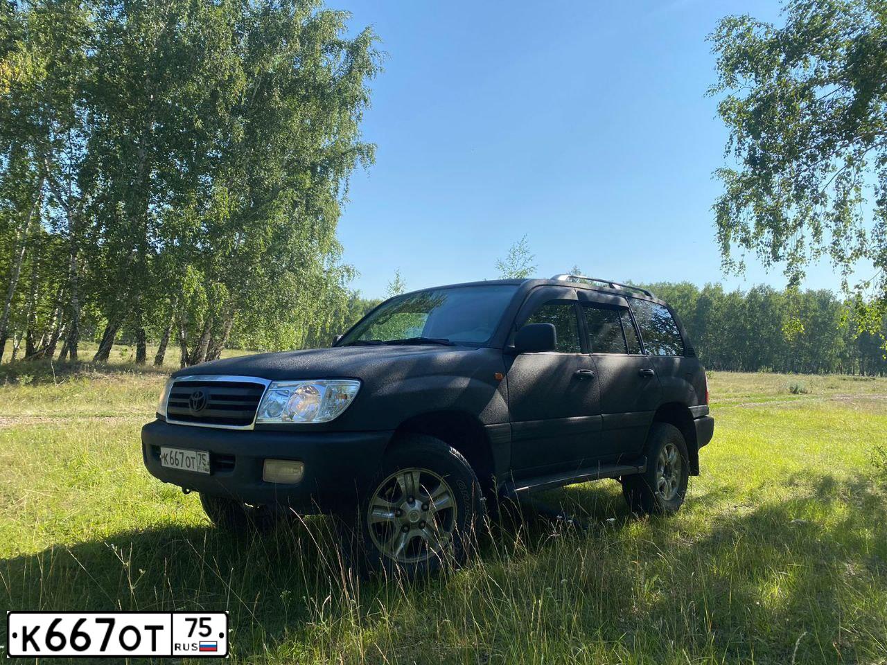 Фото автомобиля TOYOTA LANDCRUISER, 2006 — госномер К667ОТ75. Цвет: ЧЕРНЫЙ