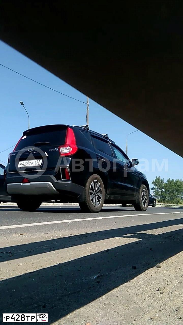 Фото автомобиля ДЖИЛИ EMGRAND X7, 2019 — госномер Р428ТР152. Цвет: ЧЕРНЫЙ