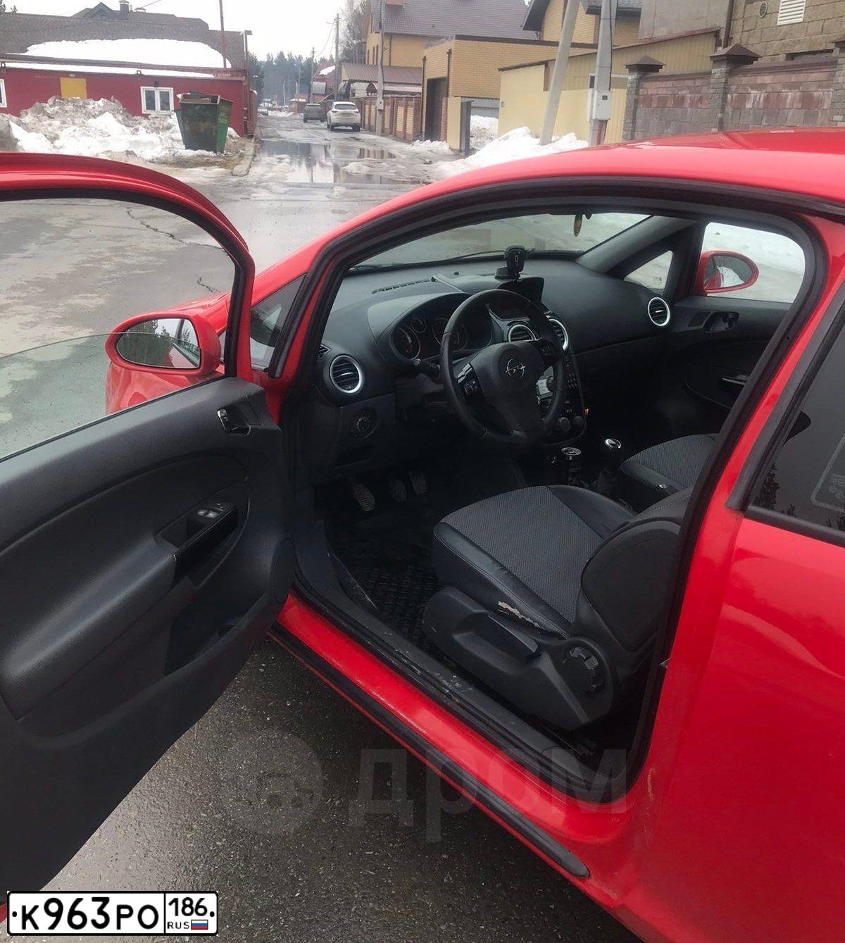 Фото автомобиля OPEL CORSA, 2008 — госномер А577ОВ186. Цвет: Красный
