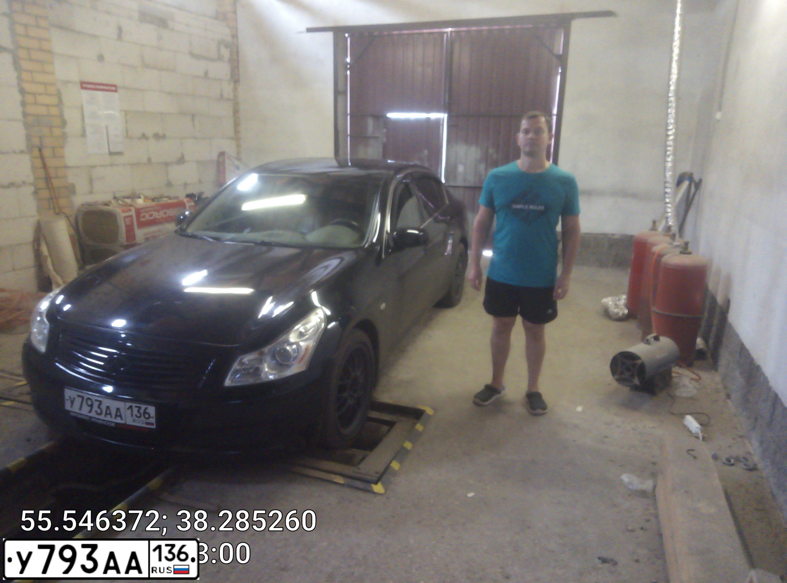 Фото автомобиля INFINITI G35, 2008 — госномер М001ТЕ98. Цвет: ЧЕРНЫЙ