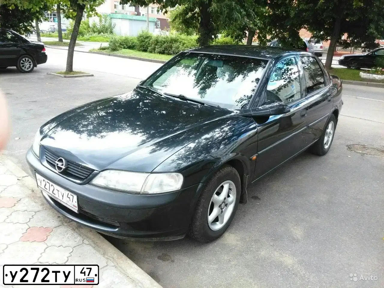 Фото автомобиля OPEL VECTRA, 1996 — госномер У272ТУ47. Цвет: ЧЕРНЫЙ