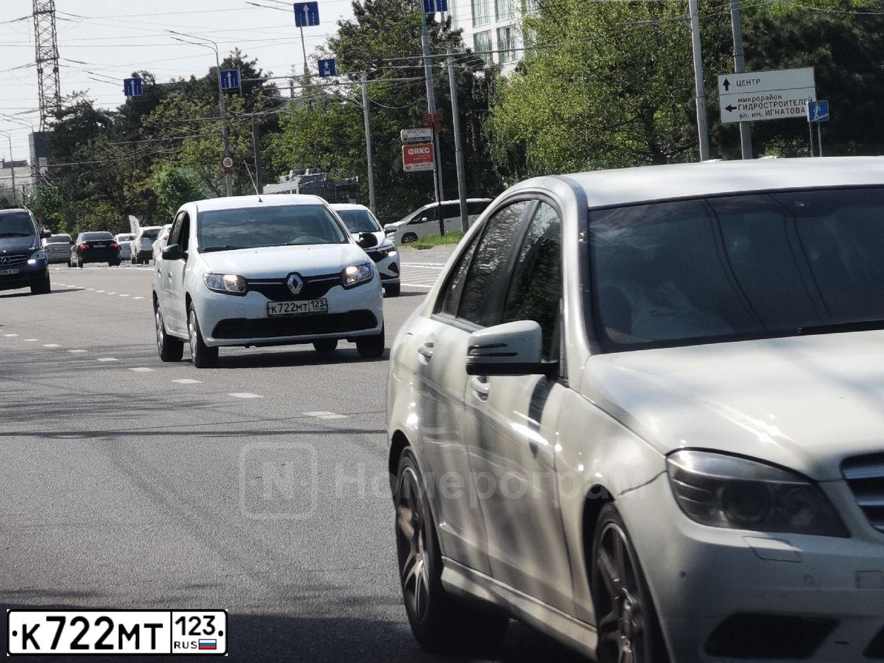 Фото автомобиля LADA 2170 PRIORA, 2010 — госномер В007ВВ01. Цвет: БЕЛЫЙ
