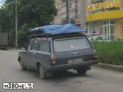 Фото автомобиля GAZ 3102 WOLGA, 2000 — госномер М380НЕ18. Цвет: СИНЯЯ ПОЛНОЧЬ