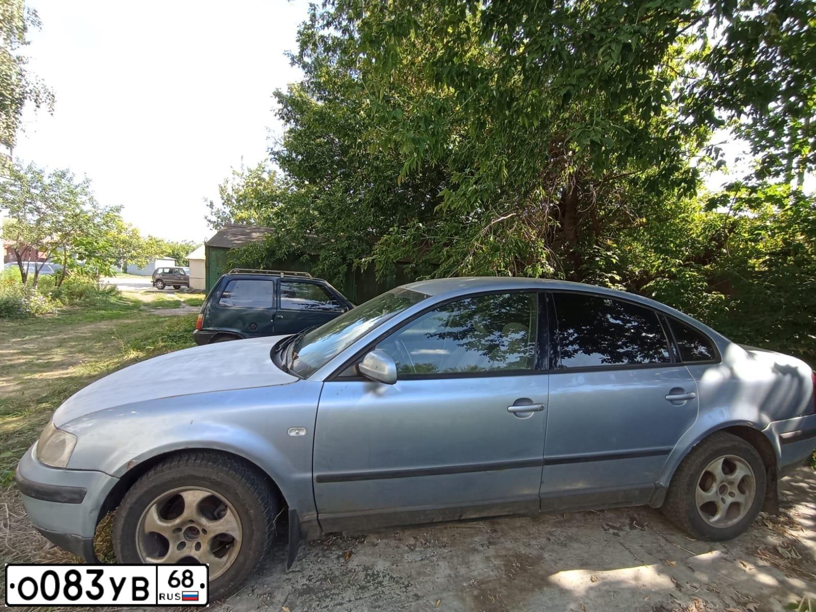 Фото автомобиля VOLKSWAGEN PASSAT, 1997 — госномер О083УВ68. Цвет: голубой