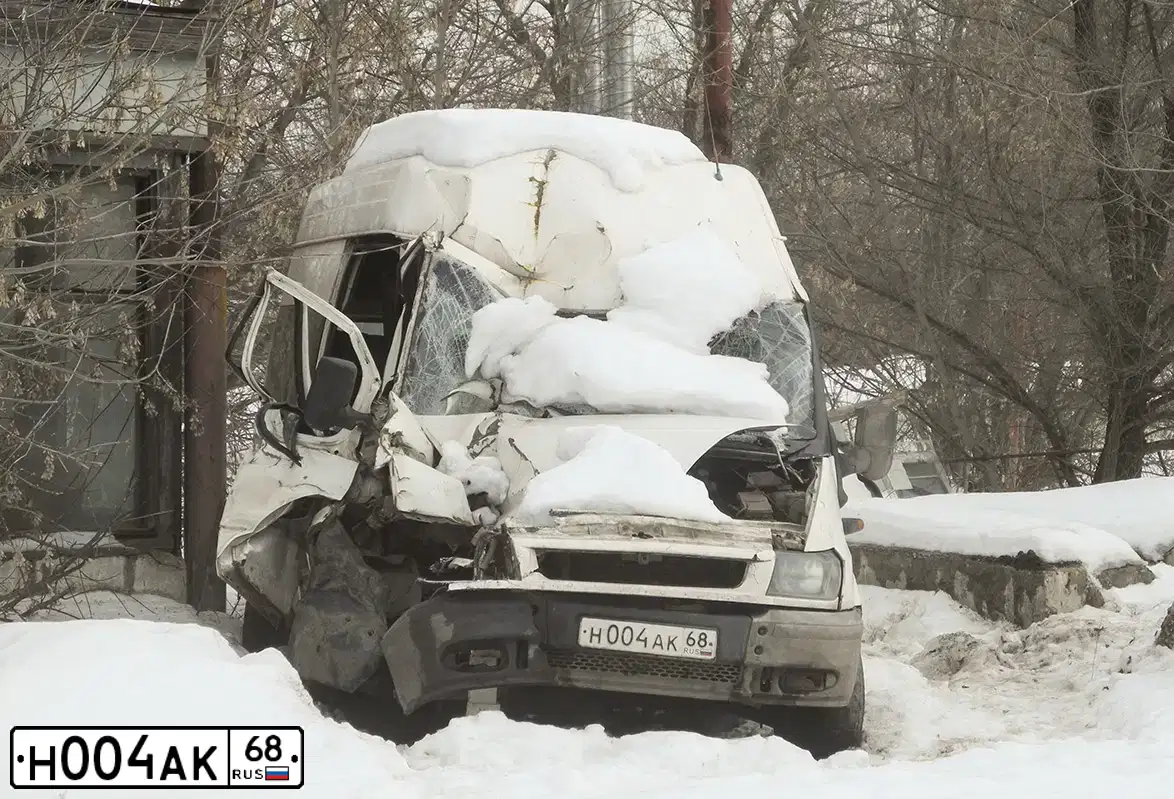 Фото автомобиля FORD TRANSIT, 2006 — госномер Н004АК68. Цвет: БЕЛЫЙ