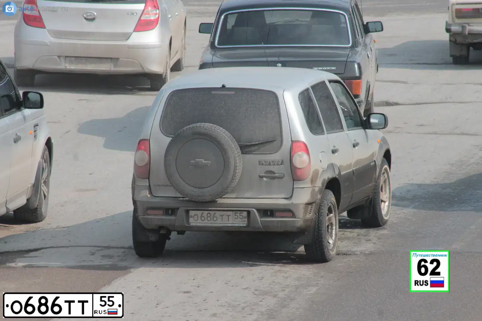 Фото автомобиля CHEVROLET NIVA, 2009 — госномер О686ТТ55. Цвет: СВЕТЛО-СЕРЕБРИСТЫЙ МЕТАЛЛИК