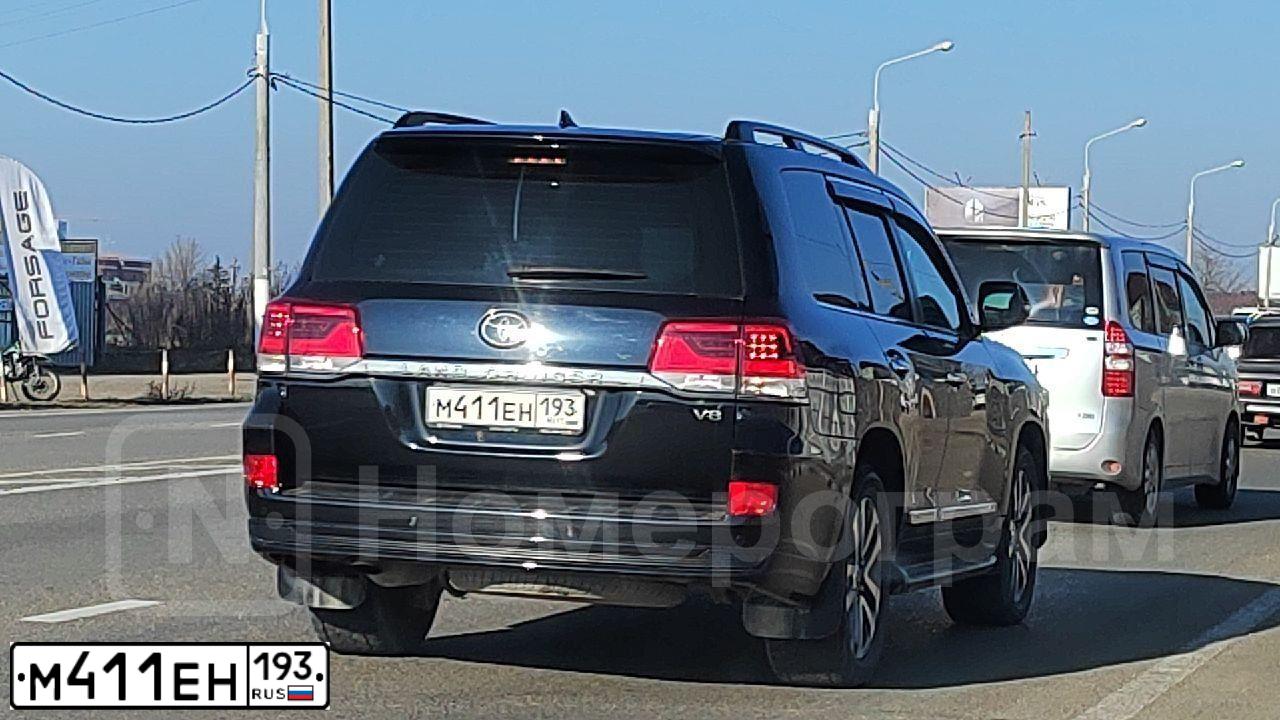 Фото автомобиля TOYOTA LANDCRUISER 200, 2018 — госномер Р193СВ193. Цвет: ЧЕРНЫЙ