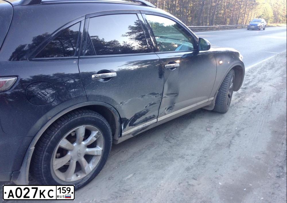 Фото автомобиля INFINITI QX70 /FX/, 2006 — госномер В080ВВ21. Цвет: ЧЕРНЫЙ