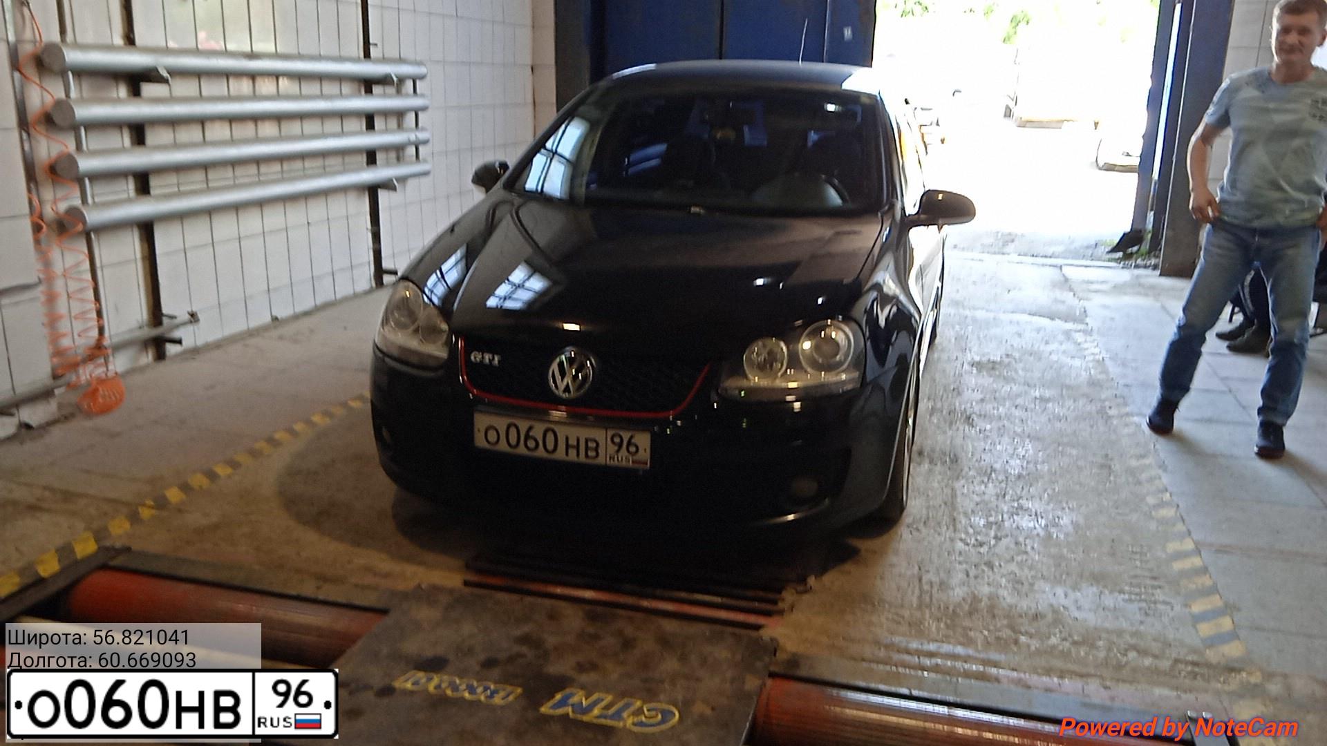 Фото автомобиля VOLKSWAGEN GOLF, 2006 — госномер С005СС78. Цвет: ЧЕРНЫЙ