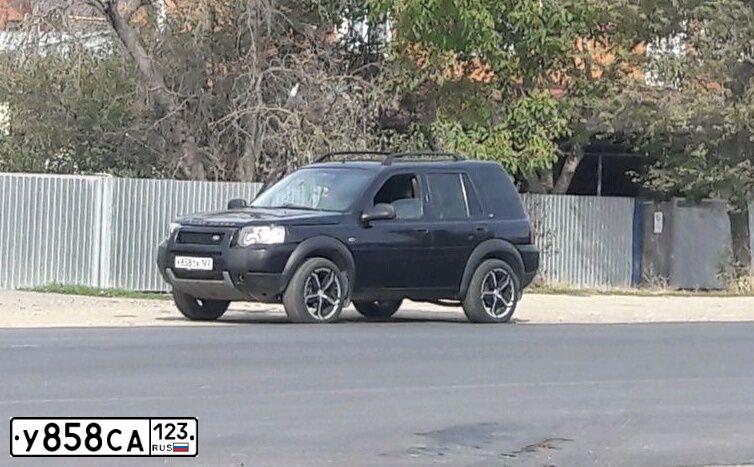 Фото автомобиля LAND ROVER FREELANDER, 2006 — госномер М997ТН82. Цвет: ЧЕРНЫЙ МЕТАЛЛИК