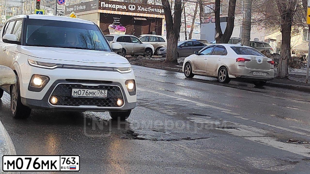 Фото автомобиля KIA SOUL, 2022 — госномер М076МК763. Цвет: Белый