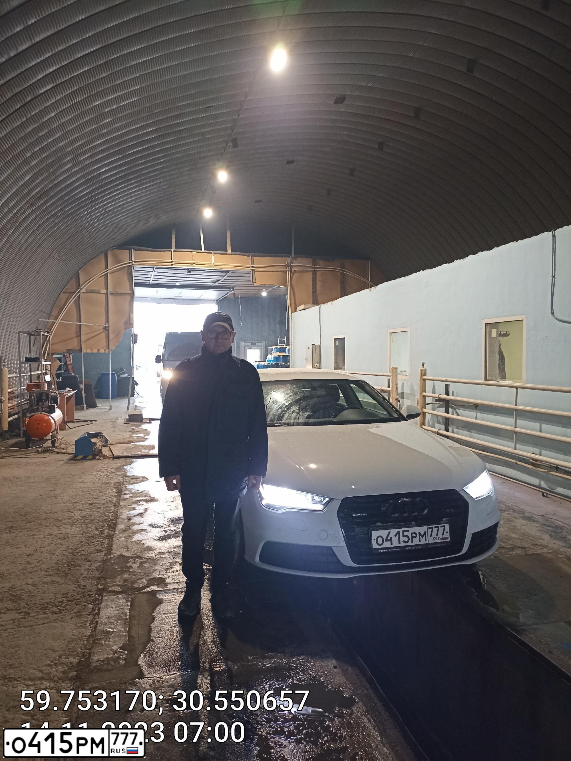 Фото автомобиля AUDI A7, 2015 — госномер О415РМ777. Цвет: Белый