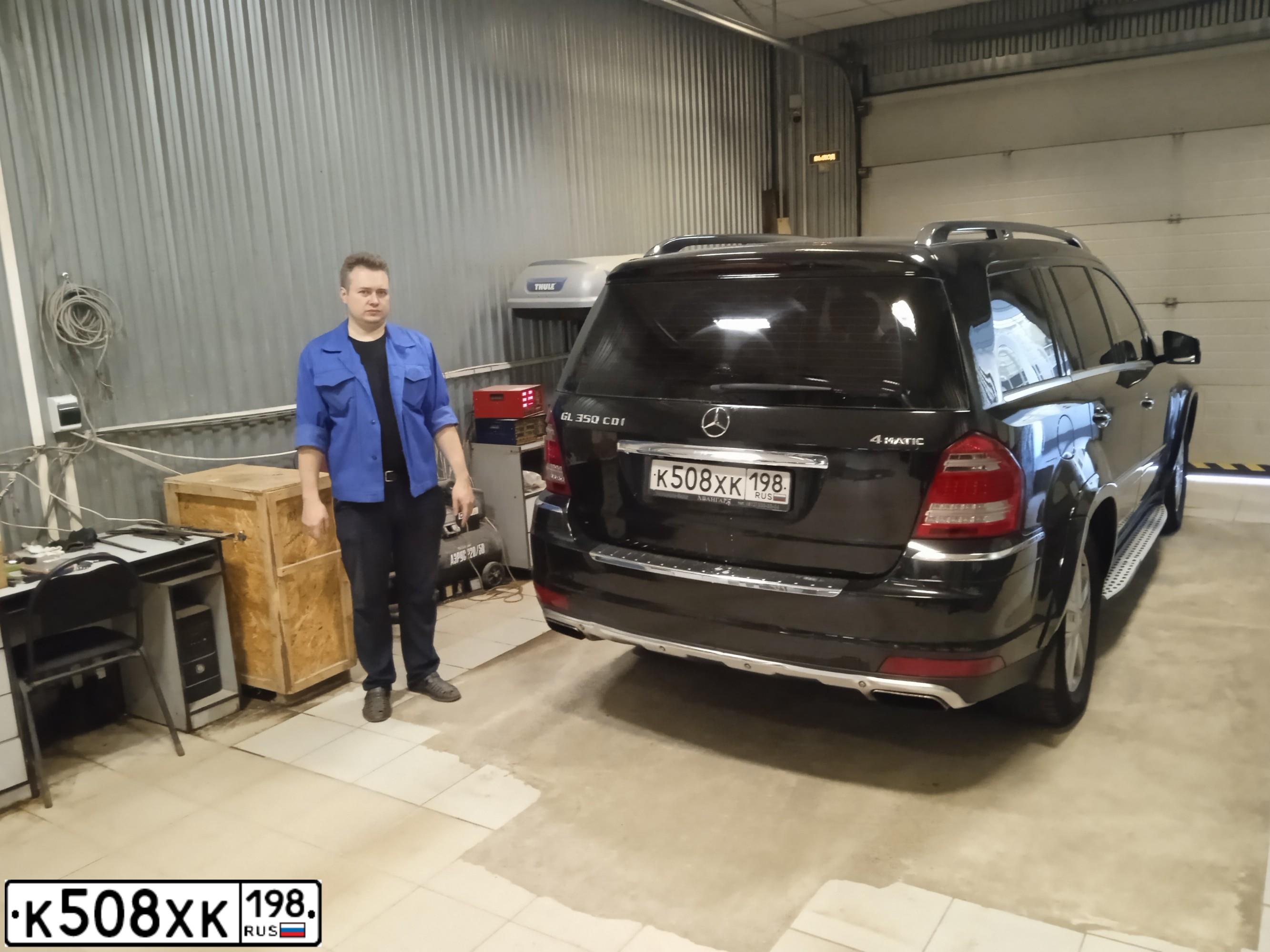 Фото автомобиля MERCEDES GL-KLASSE, 2010 — госномер Т356СУ198. Цвет: ЧЕРНЫЙ