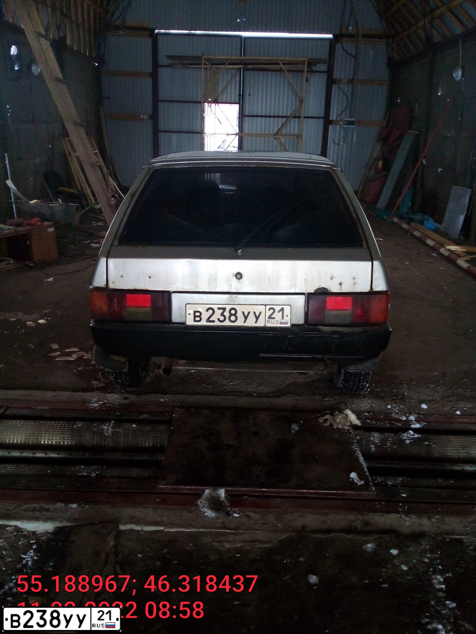 Фото автомобиля LADA 2109 SAMARA, 2001 — госномер Р888ВХ21. Цвет: СВЕТЛО-СЕРЕБРИСТЫЙ МЕТАЛЛ