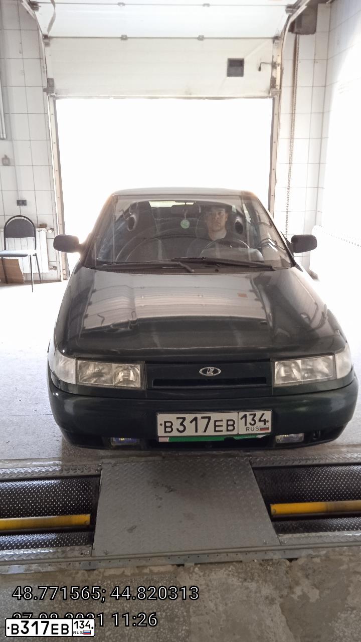 Фото автомобиля LADA 2112, 2005 — госномер К620ХА134