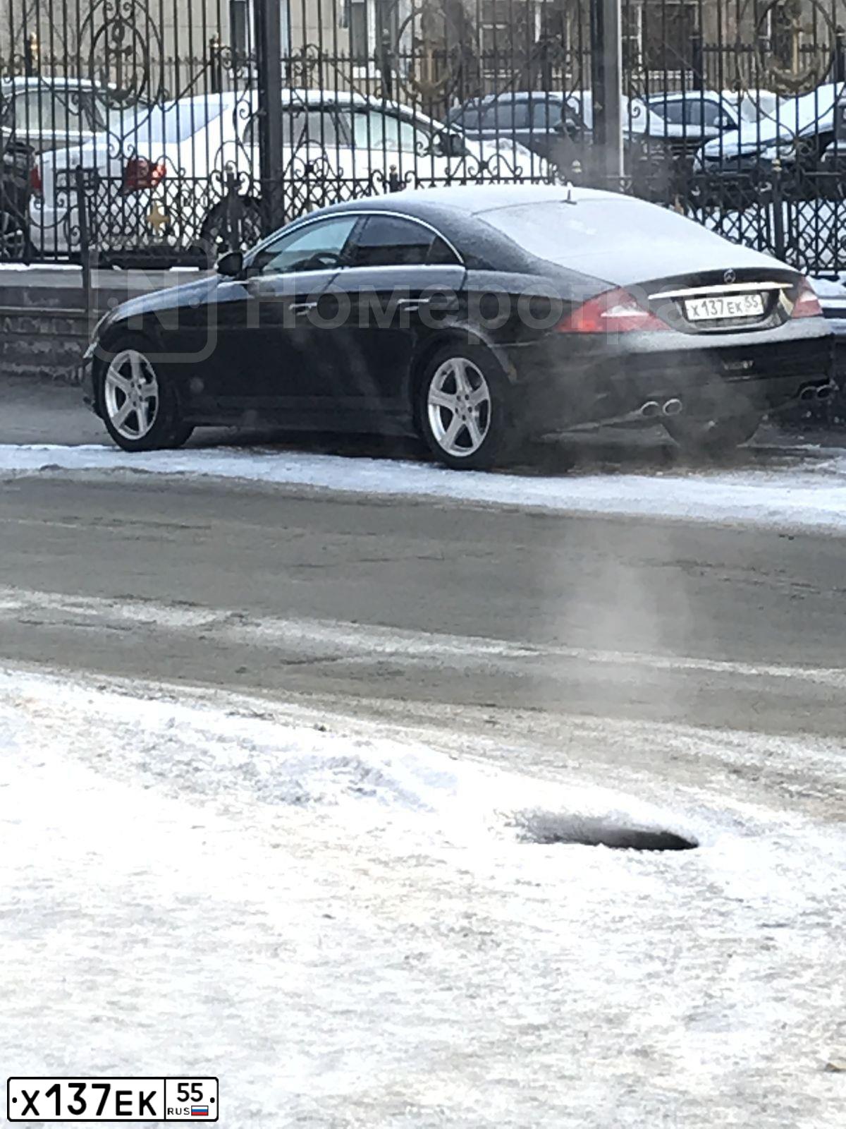 Фото автомобиля MERCEDES CLS-KLASSE, 2004 — госномер О189РВ198. Цвет: ЧЕРНЫЙ