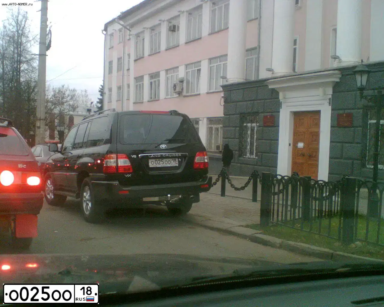 Фото автомобиля TOYOTA LANDCRUISER 200, 2014 — госномер А055АА18. Цвет: ЧЕРНЫЙ