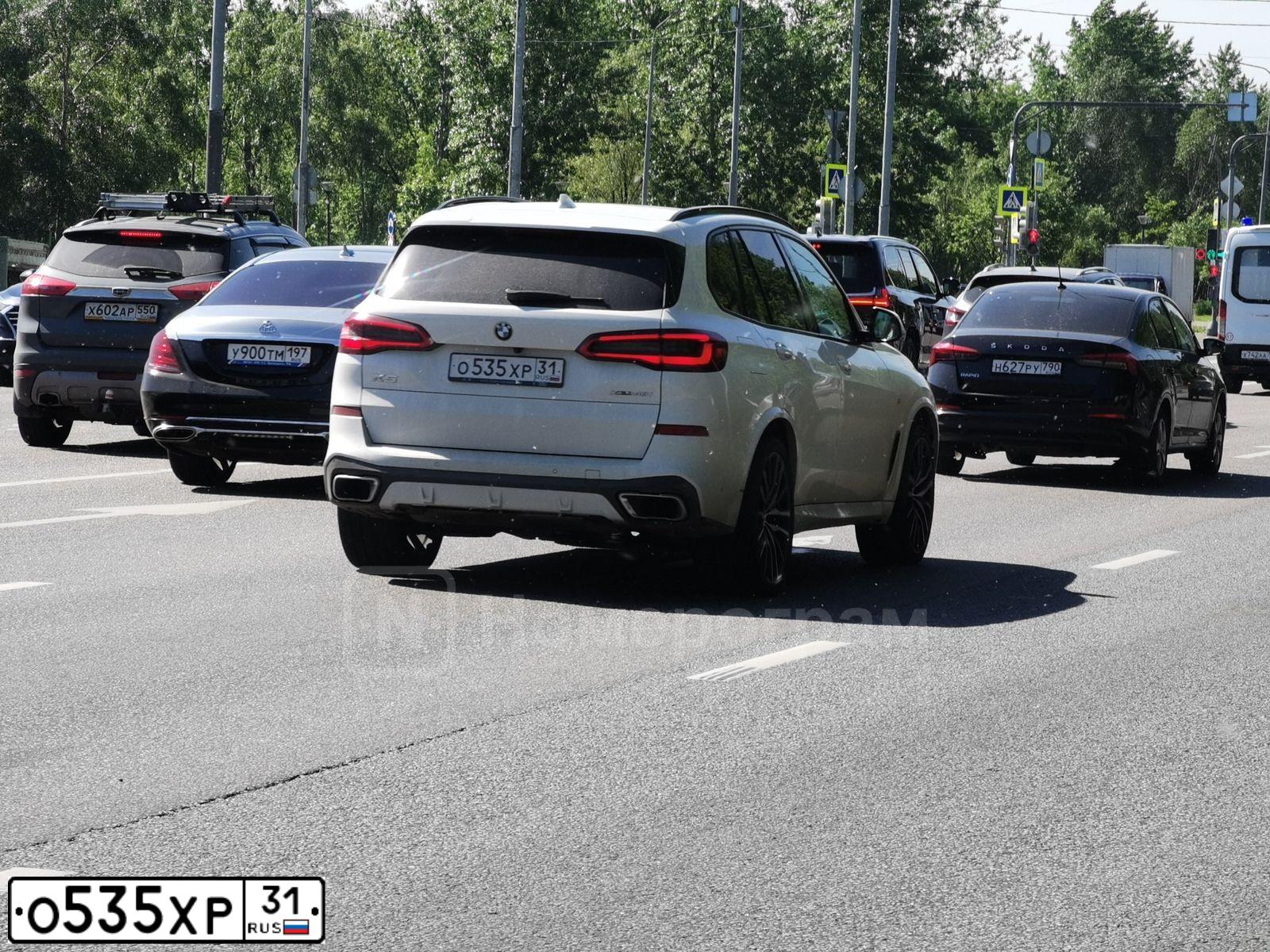 Фото автомобиля VOLKSWAGEN TIGUAN, 2018 — госномер О535ХР31. Цвет: СЕРЕБРИСТЫЙ