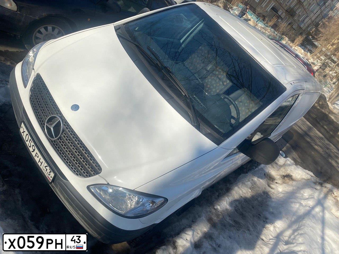 Фото автомобиля MERCEDES VITO, 2005 — госномер С582ОВ43. Цвет: Белый