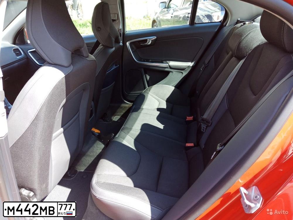 Фото автомобиля VOLVO S60, 2014 — госномер М442МВ777. Цвет: Красный
