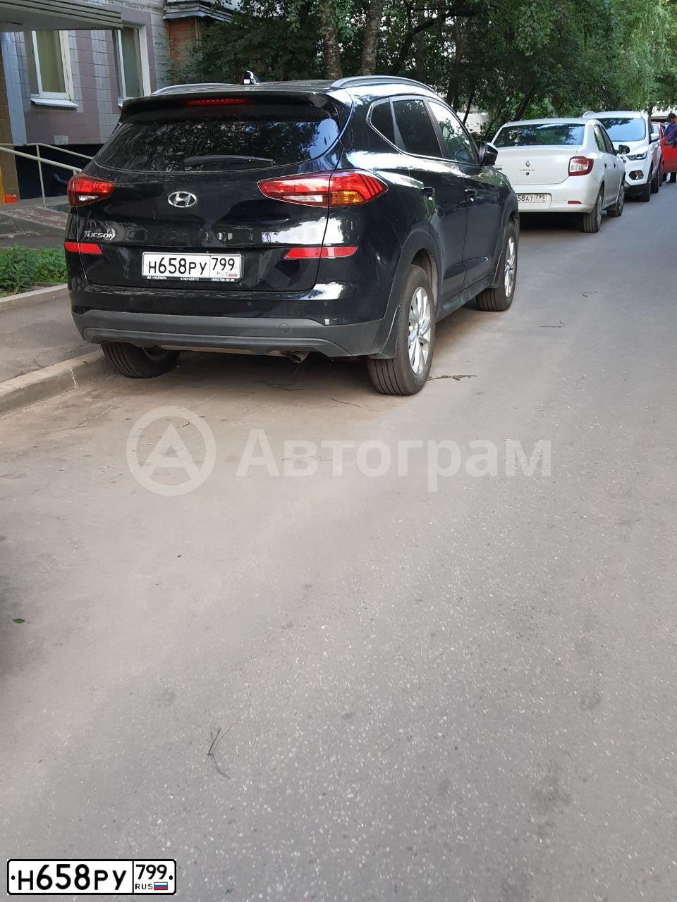 Фото автомобиля HYUNDAI TUCSON, 2020 — госномер Н658РУ799. Цвет: ЧЕРНЫЙ