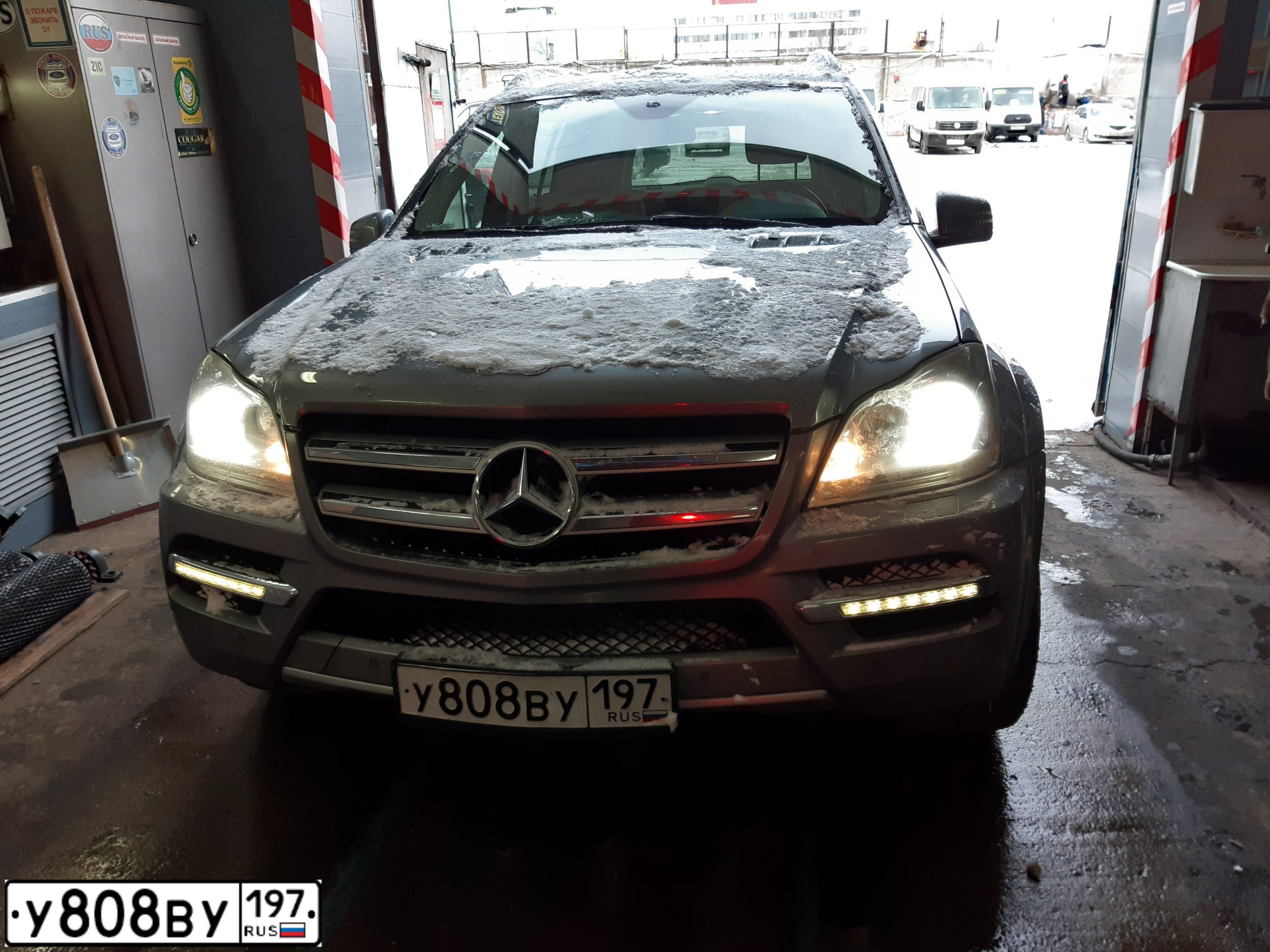Фото автомобиля MERCEDES GL-KLASSE, 2010 — госномер У808ВУ197. Цвет: СЕРЫЙ