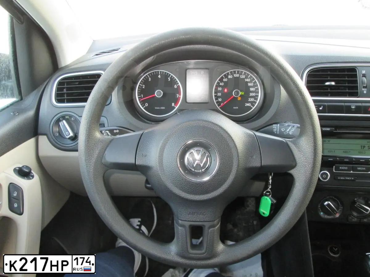 Фото автомобиля VOLKSWAGEN POLO, 2010 — госномер С487МУ72. Цвет: ЧЕРНЫЙ
