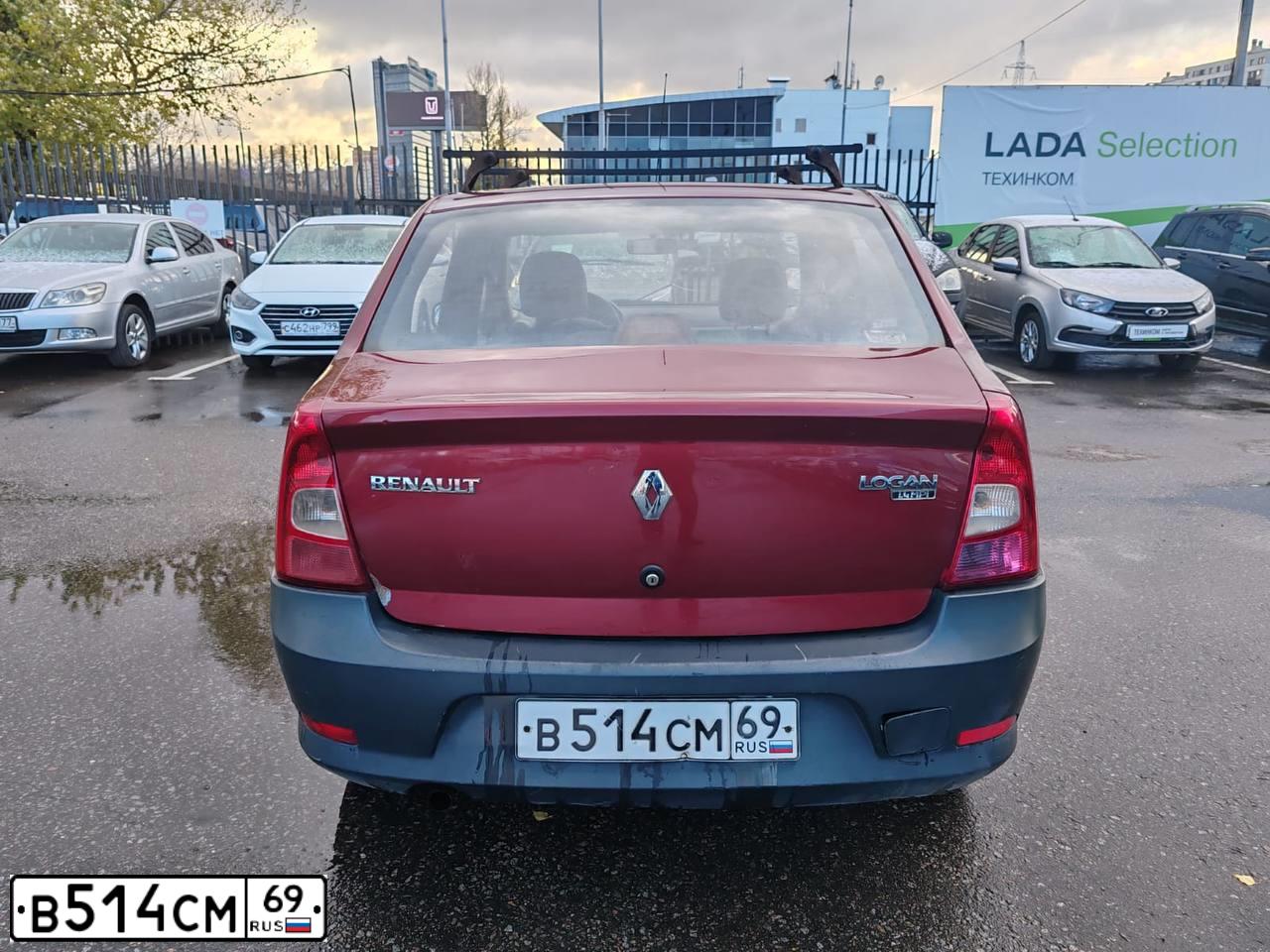 Фото автомобиля RENAULT LOGAN, 2011 — госномер Е248ВВ550. Цвет: Красный