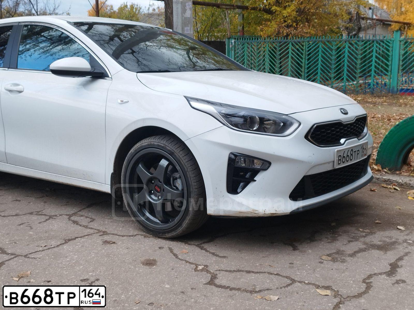 Фото автомобиля GEELY ATLAS, 2019 — госномер У496АН152. Цвет: СВЕТЛО-СЕРЫЙ