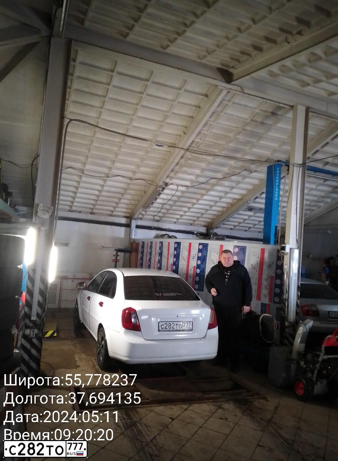Фото автомобиля CHEVROLET LACETTI, 2012 — госномер С282ТО777. Цвет: БЕЛЫЙ
