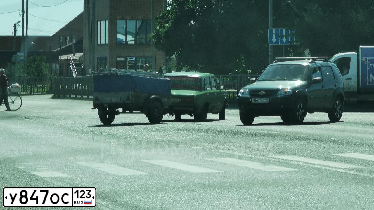 Фото автомобиля HYUNDAI IX35, 2014 — госномер А682НО180. Цвет: Белый