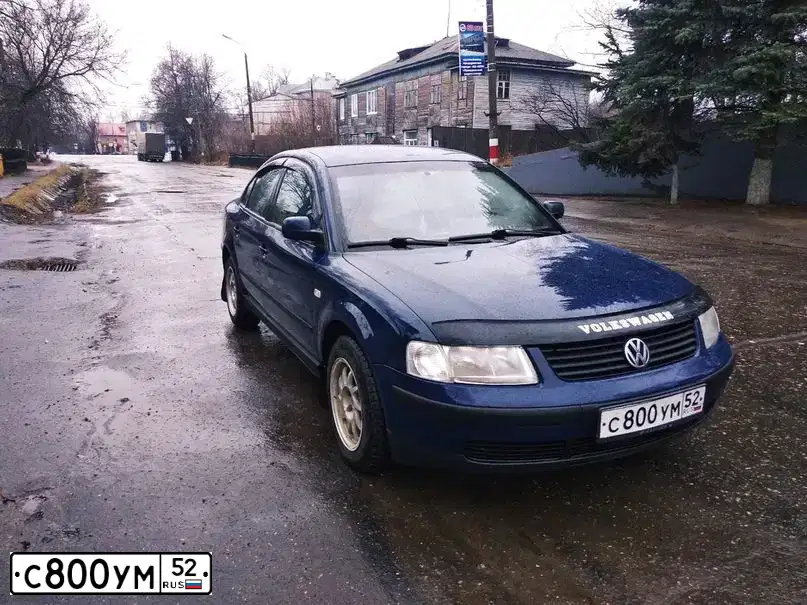 Фото автомобиля VOLKSWAGEN PASSAT, 1999 — госномер А687ВЕ97. Цвет: СИНИЙ