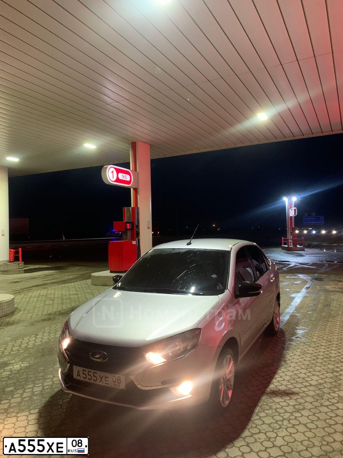 Фото автомобиля KIA SPORTAGE, 2012 — госномер А555ХЕ08. Цвет: ЧЕРНЫЙ ПЕРЛАМУТР