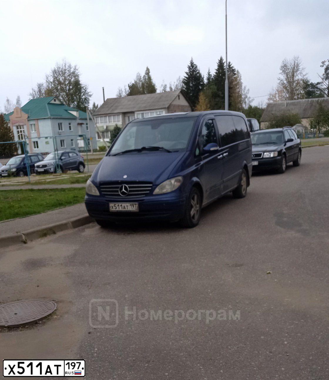 Фото автомобиля MERCEDES VIANO, 2004 — госномер Х511АТ197. Цвет: СИНИЙ