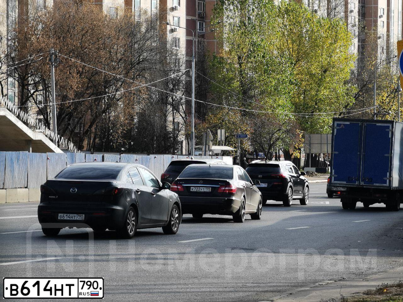 Фото автомобиля MAZDA 3, 2012 — госномер В614НТ790. Цвет: ЧЕРНЫЙ