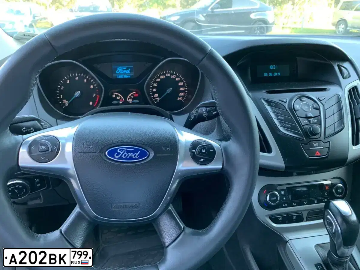 Фото автомобиля FORD FOCUS, 2013 — госномер Н168ТА790. Цвет: Белый